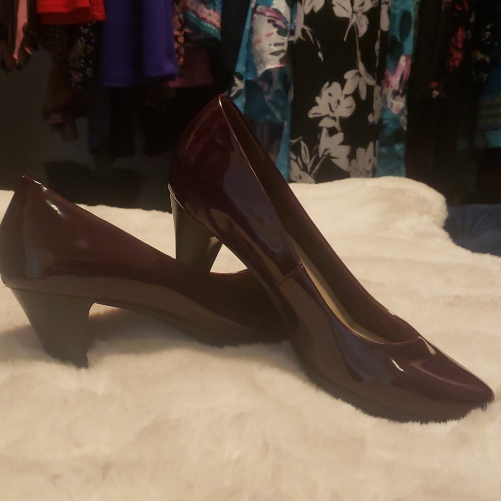 Giani Bernini deep red patent leather heals